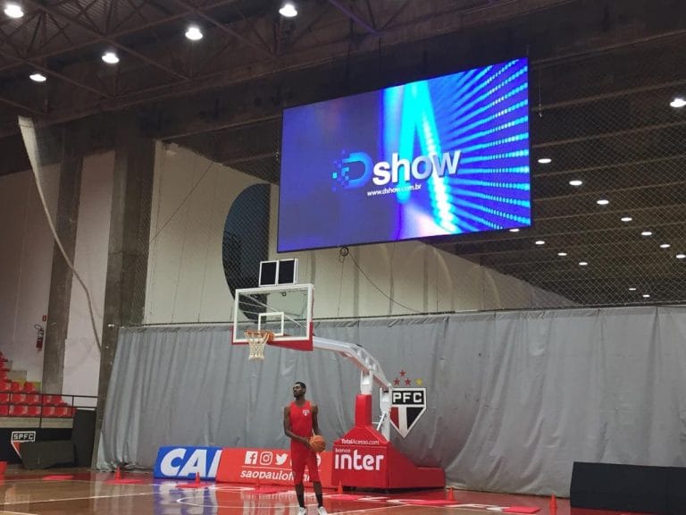 Escolha quem é líder em Telão de LED