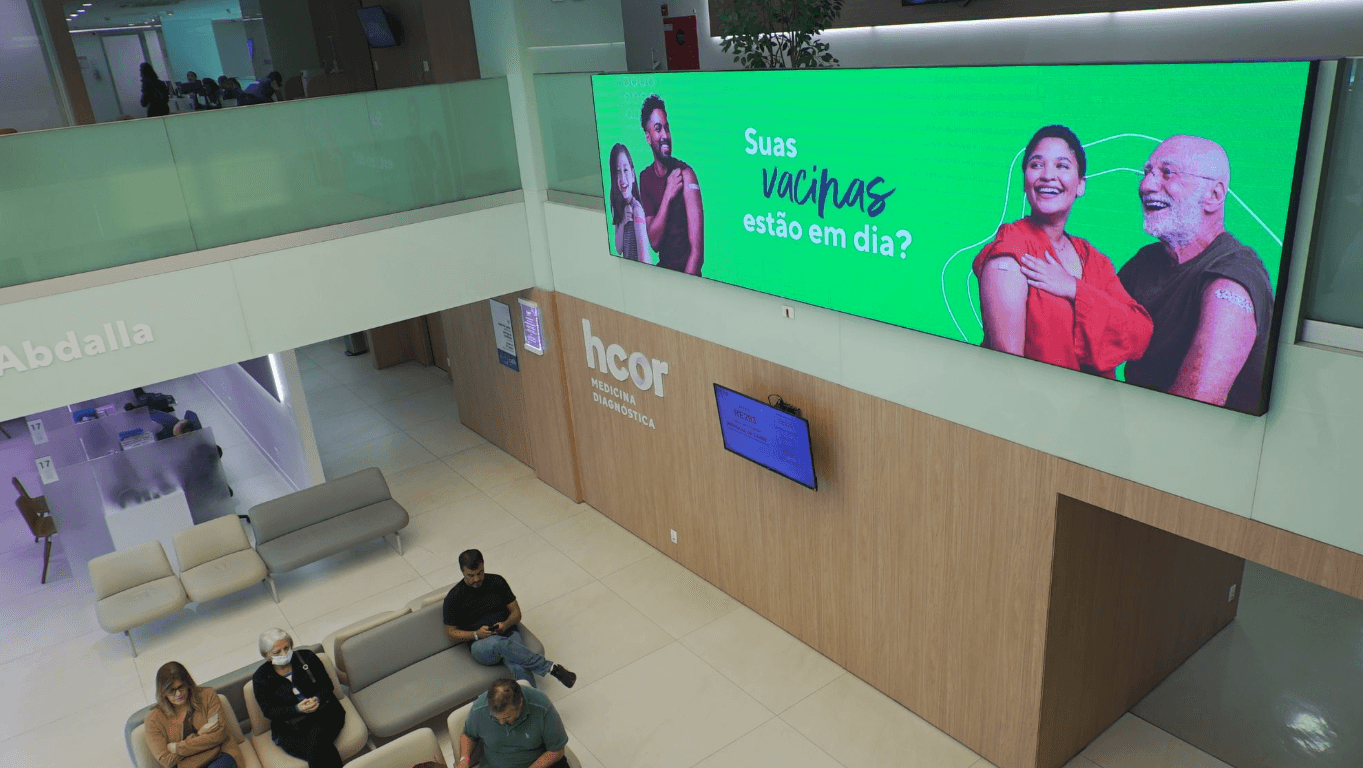 Painel de led no hospital H Cor