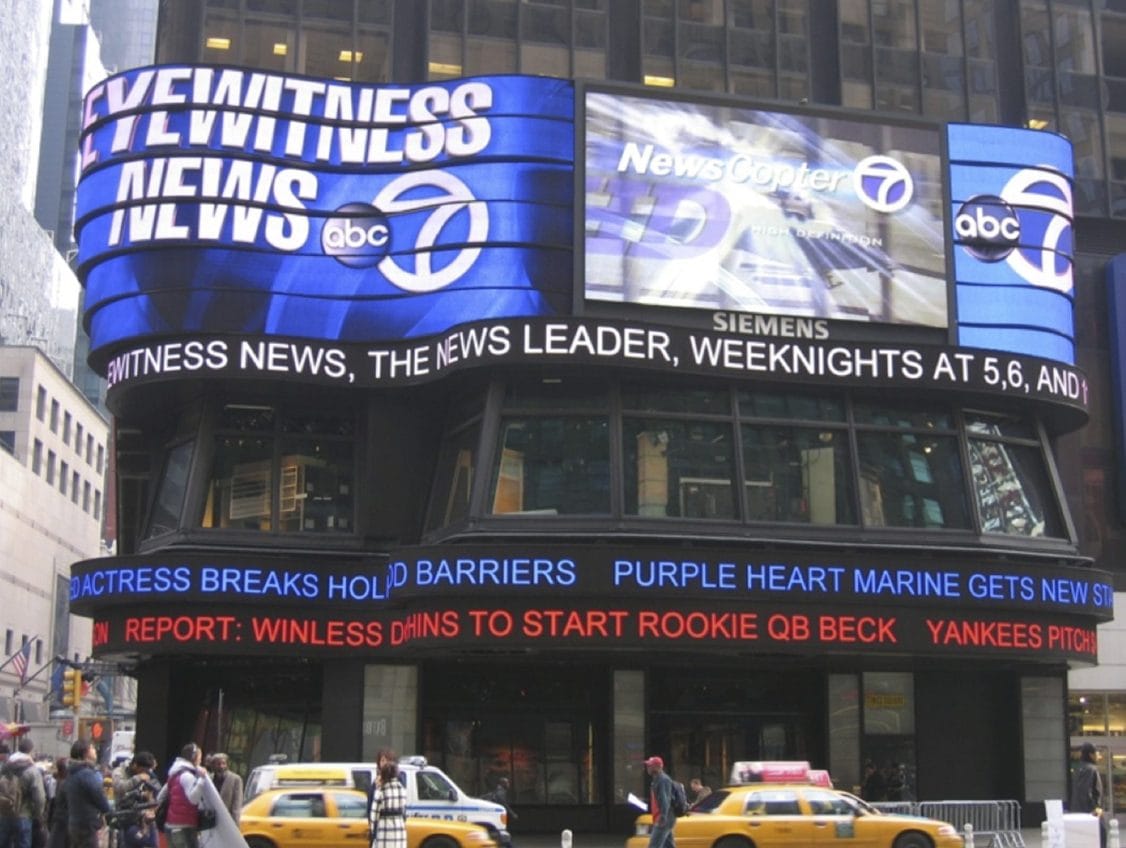 Painel de led na time square - ABC Super Sign