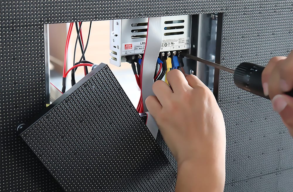 Manutenção em Painel de LED