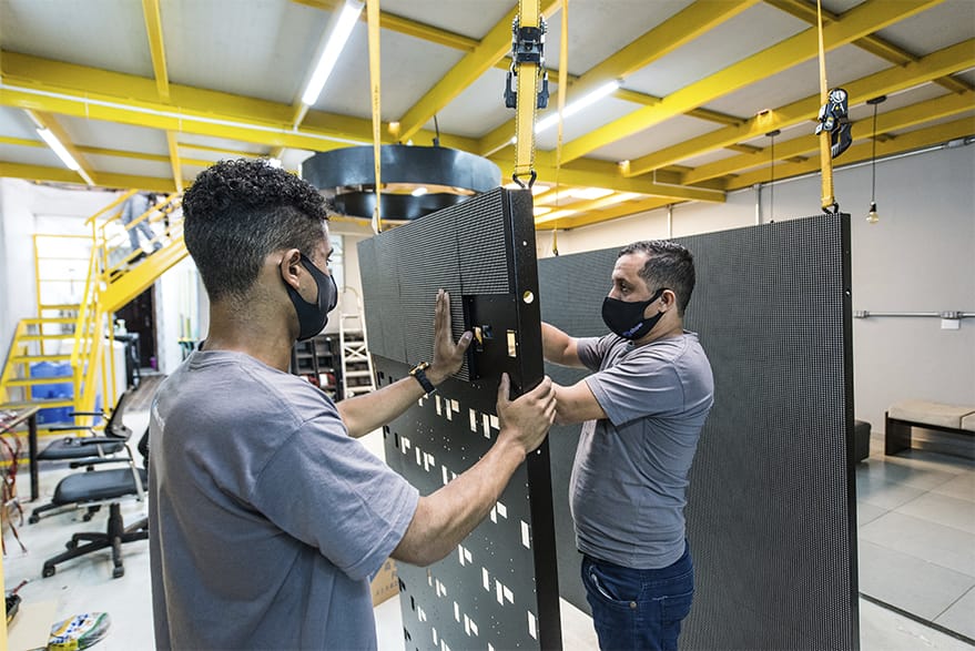 Manutenção em Painel de LED