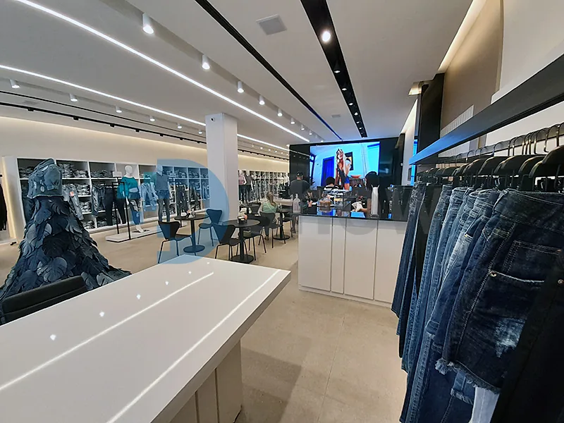 Pisom Jeans — foto 2 de 2